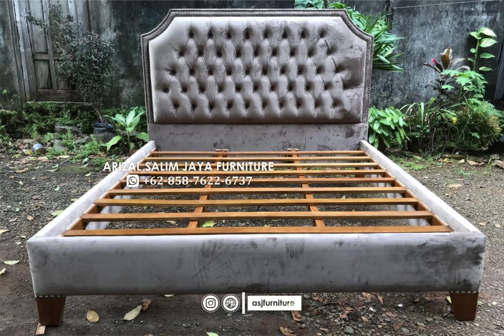 Tempat Tidur Sandaran Busa Minimalis