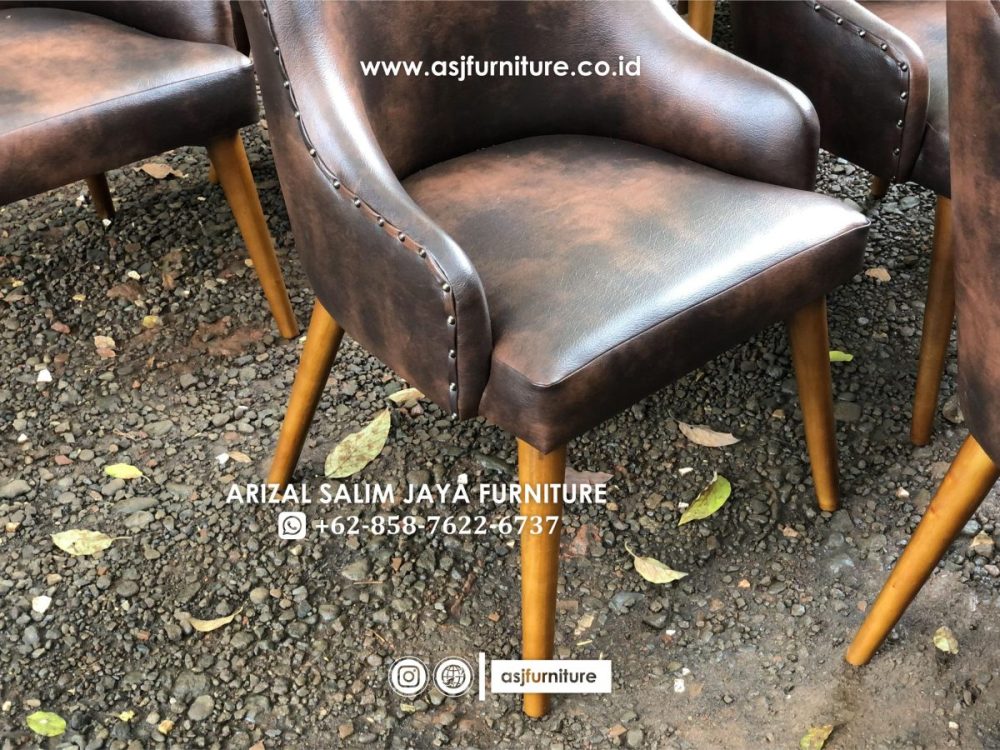 Kursi Makan Sofa Klasik