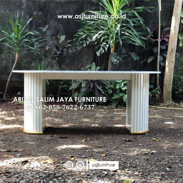 Meja Makan Marmer Carrara