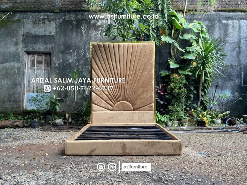Dipan Tempat Tidur Mewah Sandaran Tinggi List Gold
