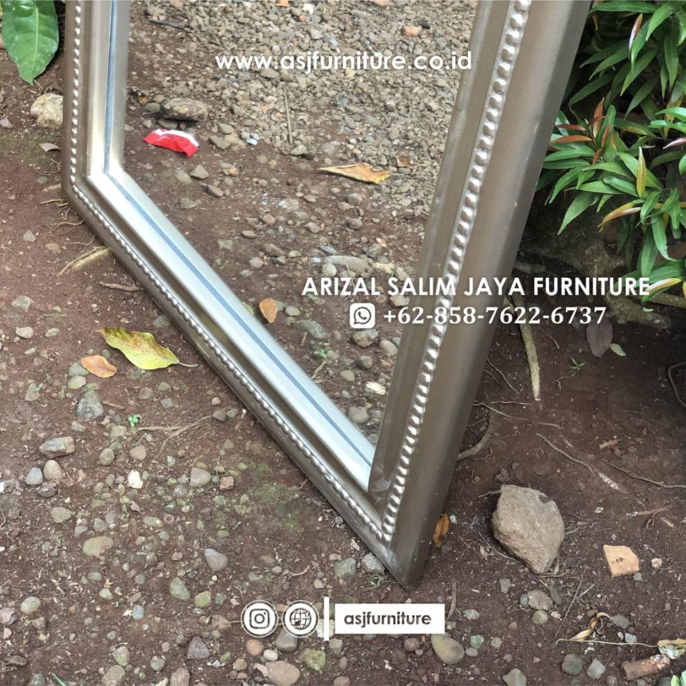 Kaca Mirror Berdiri Ukir Modern