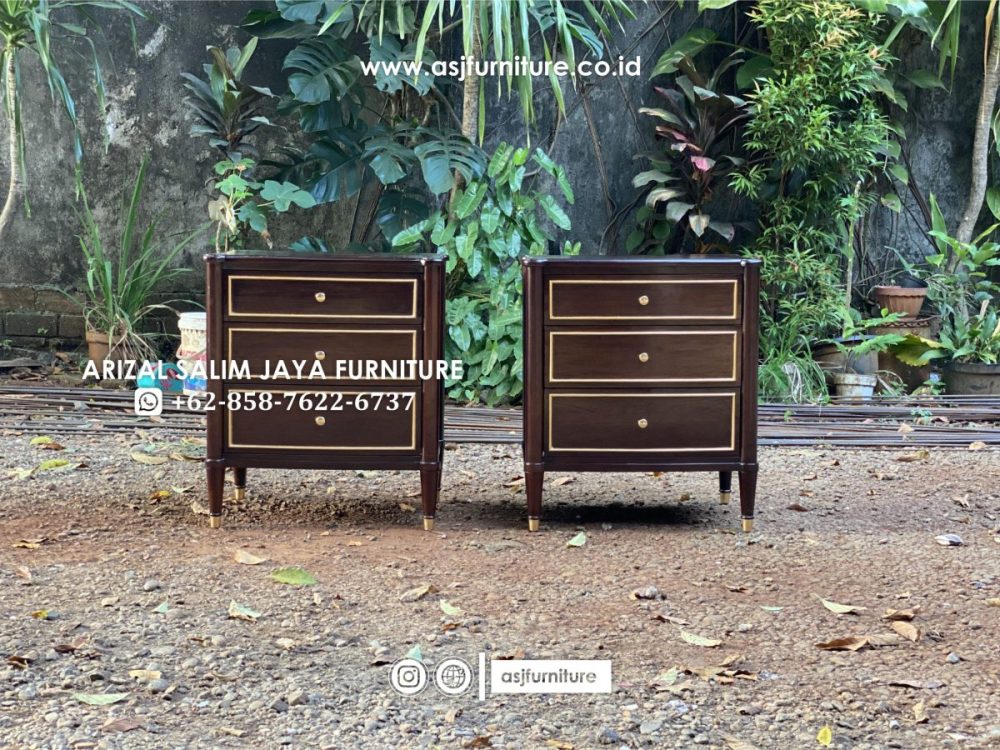 Bed Side Nakas Jati Caracole
