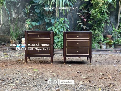 Bed Side Nakas Jati Caracole