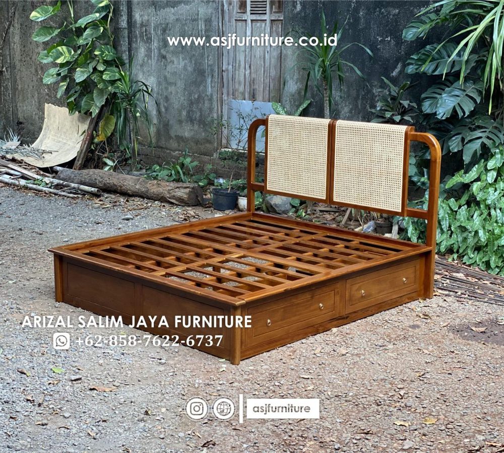 Tempat Tidur Jati Rotan Sandaran Modern