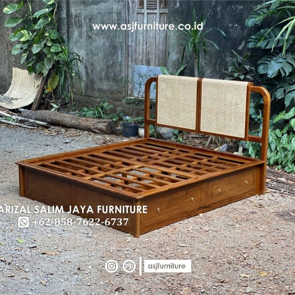 Tempat Tidur Jati Rotan Sandaran Modern