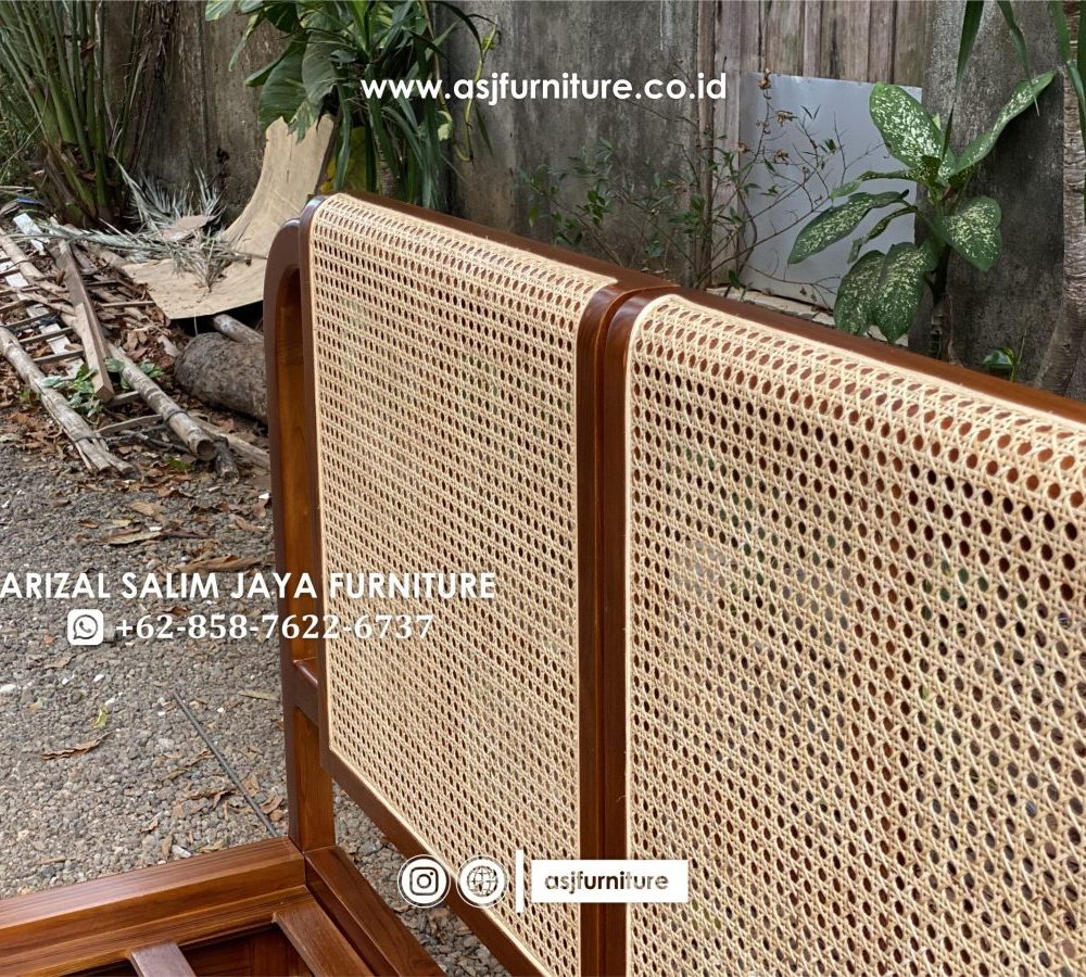 Tempat Tidur Jati Rotan Sandaran Modern