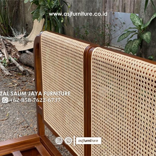 Tempat Tidur Jati Rotan Sandaran Modern