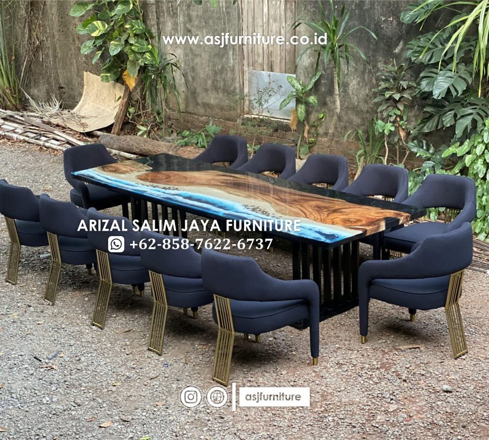 Meja Makan Resin Kayu Trembesi 12 Kursi Kaki Stainless