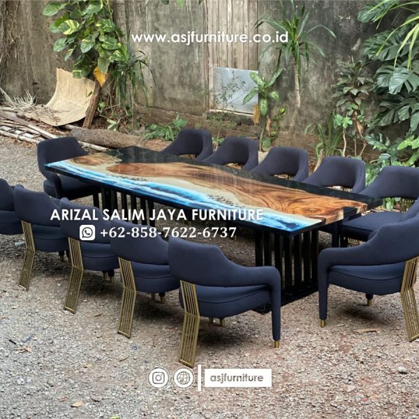 Meja Makan Resin Kayu Trembesi 12 Kursi Kaki Stainless