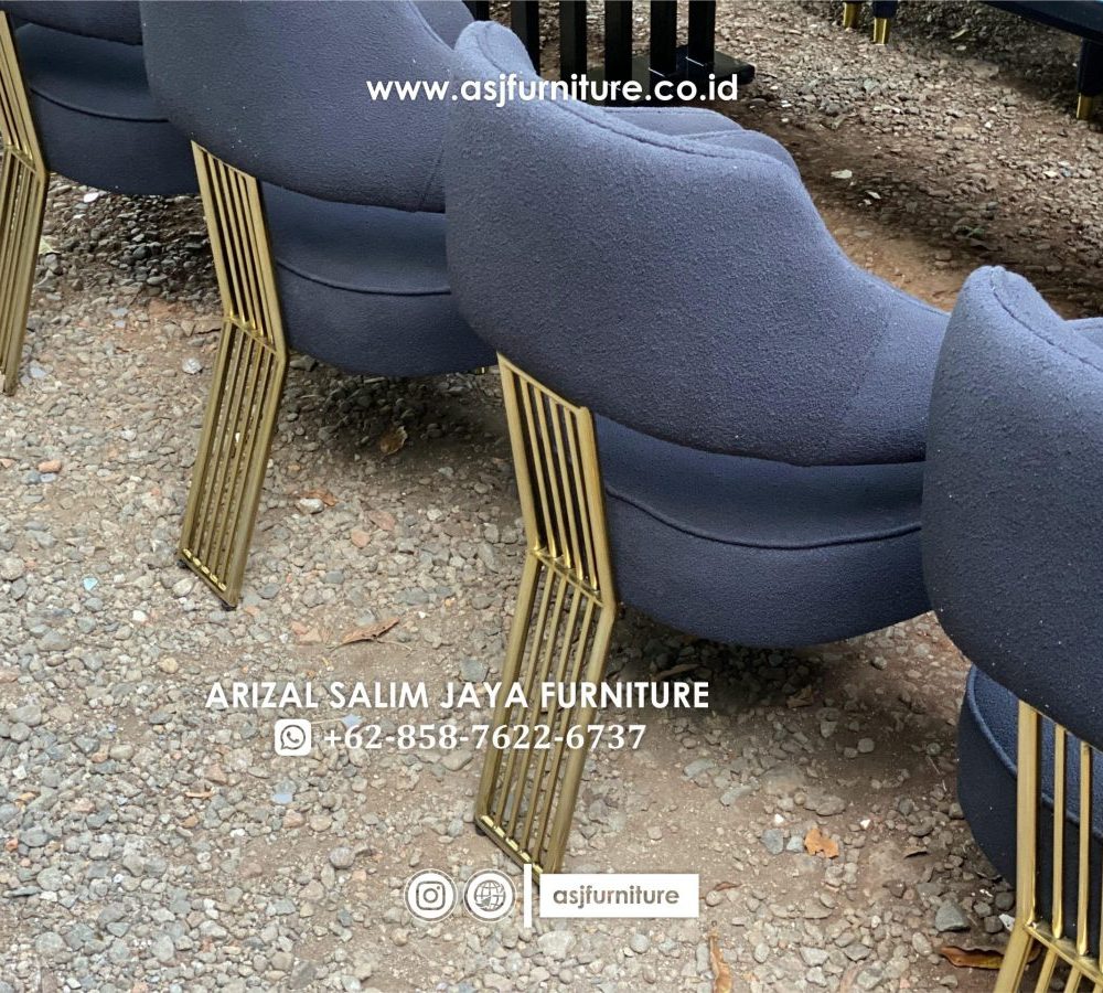 Meja Makan Resin Kayu Trembesi 12 Kursi Kaki Stainless