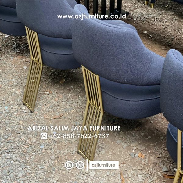 Meja Makan Resin Kayu Trembesi 12 Kursi Kaki Stainless
