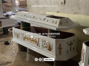 Peti Mati Kristen Ukir Perjamuan Kayu Mahoni Putih