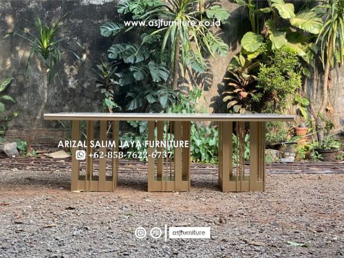 Meja Makan Marmer Kaki Besi Minimalis
