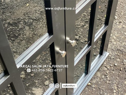 Lemari Hias Duco Kaca Marmer Carrara
