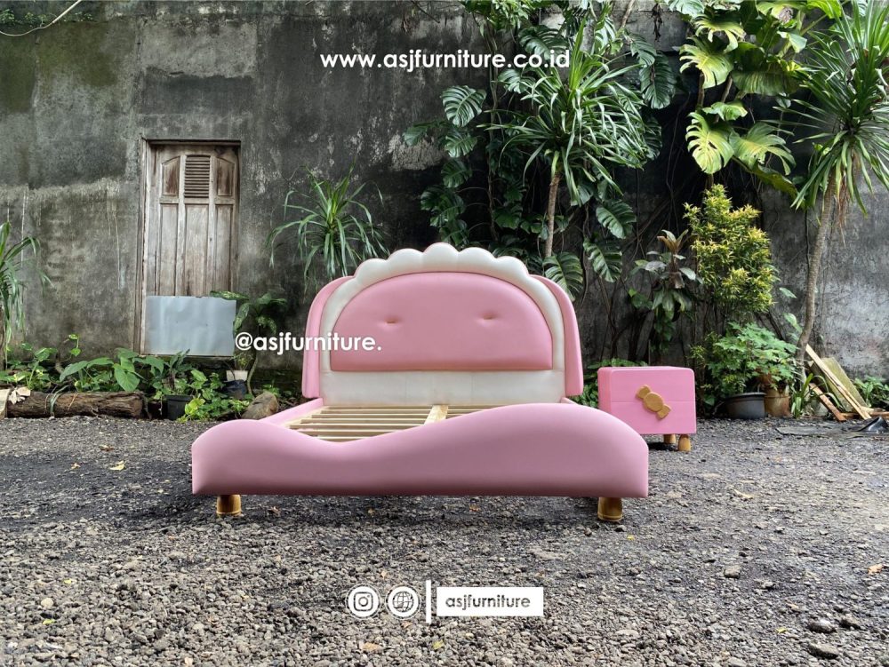 Set Dipan Tempat Tidur Anak Pink Shabby Minimalis