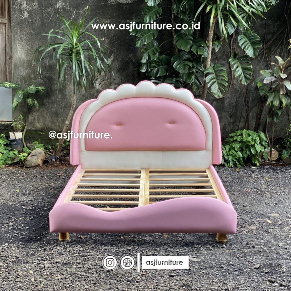 Tempat Tidur Anak Pink Sandaran Busa Shabby Minimalis