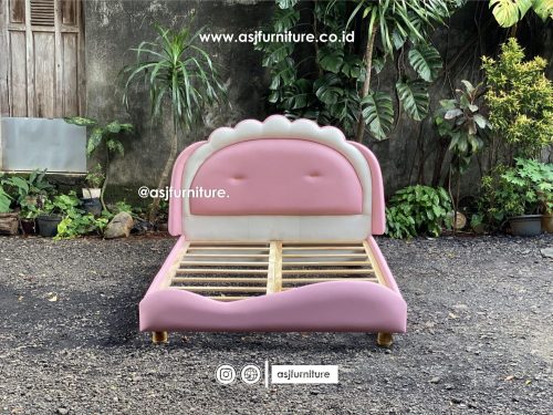 Tempat Tidur Anak Pink Sandaran Busa Shabby Minimalis