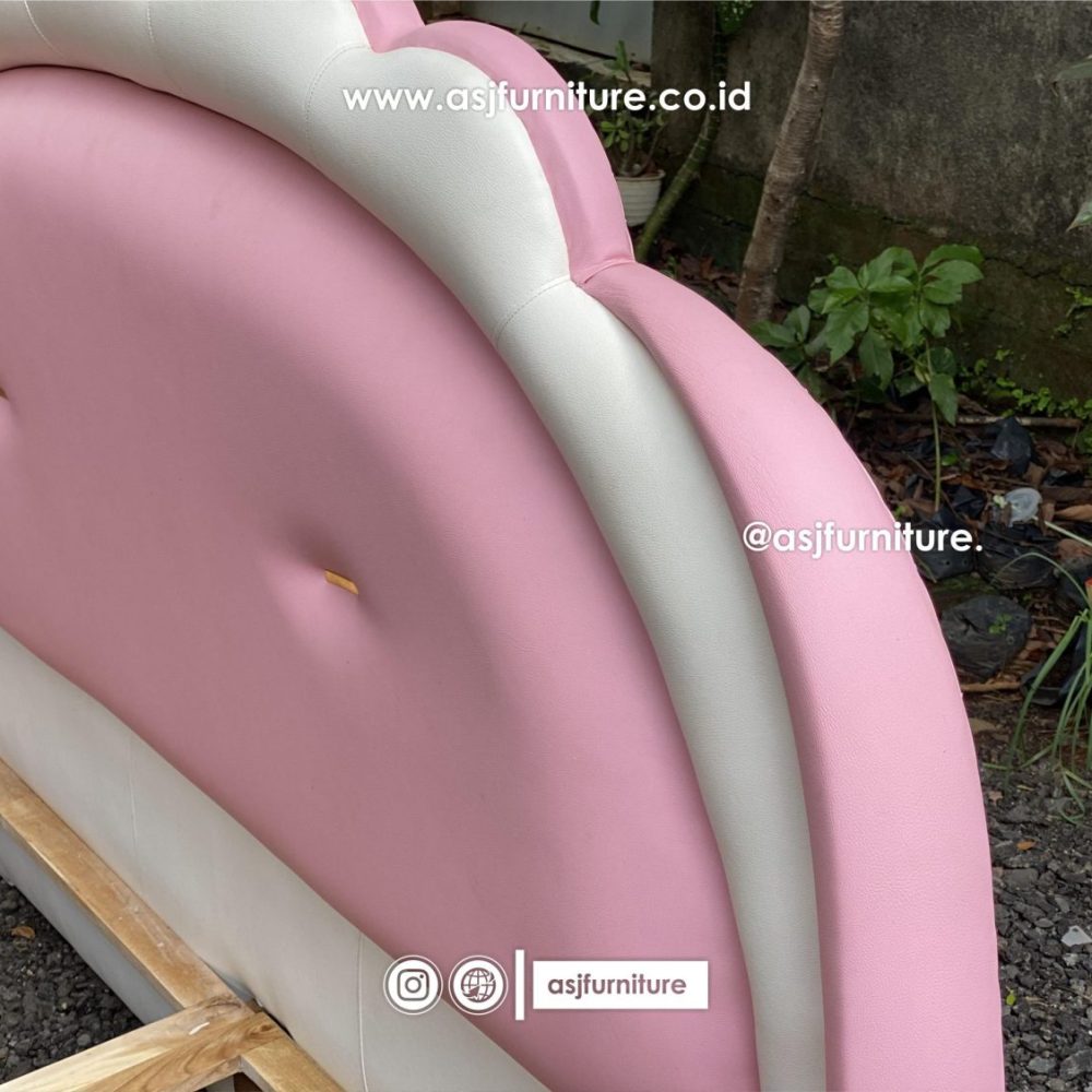Tempat Tidur Anak Pink Sandaran Busa Shabby Minimalis