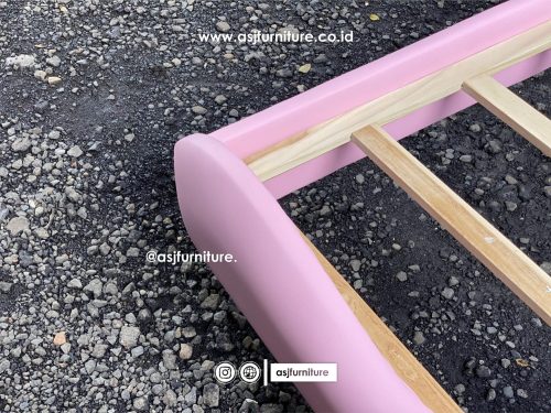 Tempat Tidur Anak Pink Sandaran Busa Shabby Minimalis