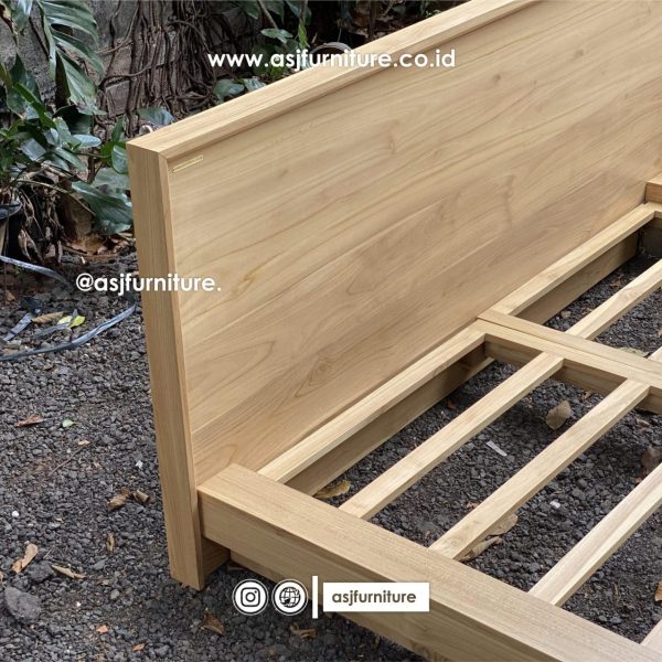 Tempat Tidur Kayu Jati Modern Minimalis