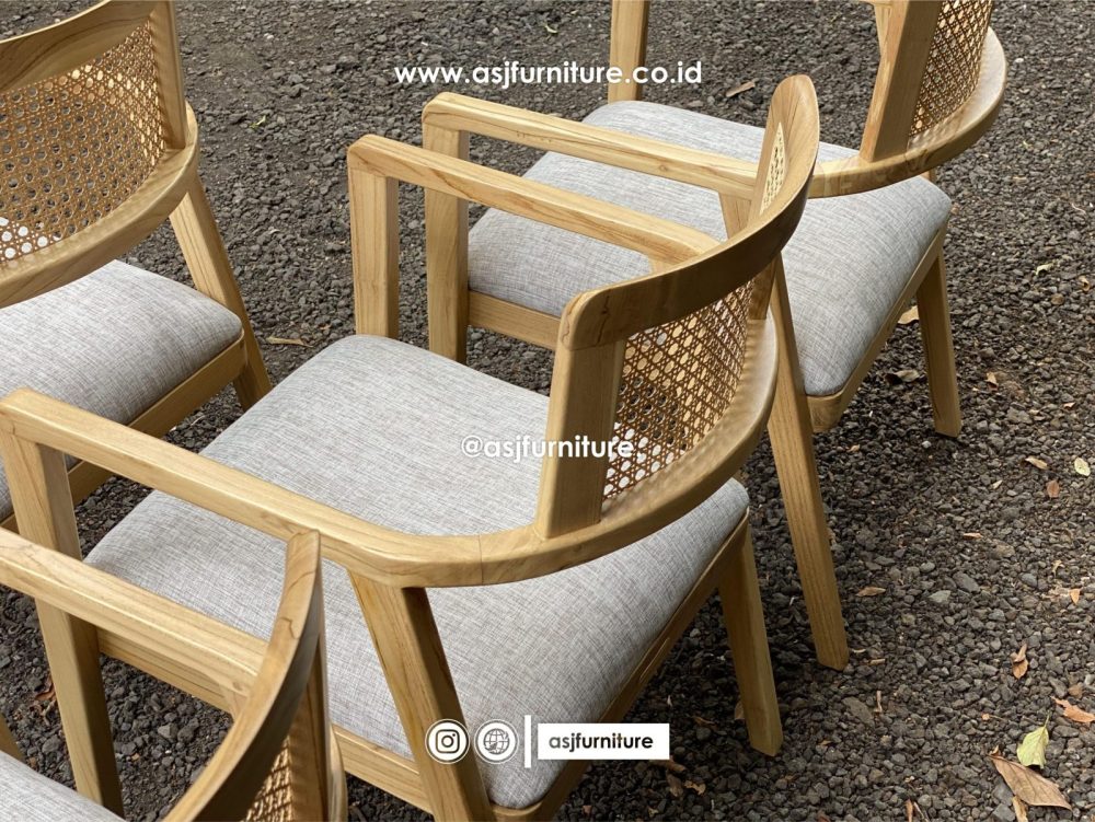 Kursi Makan Kayu Jati Rotan Busa Bleaching Minimalis