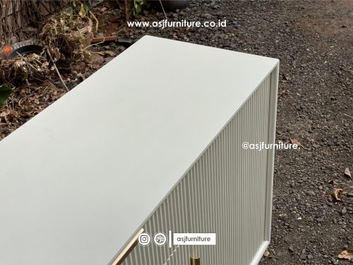Bufet Putih Pintu Laci Salur Minimalis Bufet Putih Pintu Laci Salur Minimalis