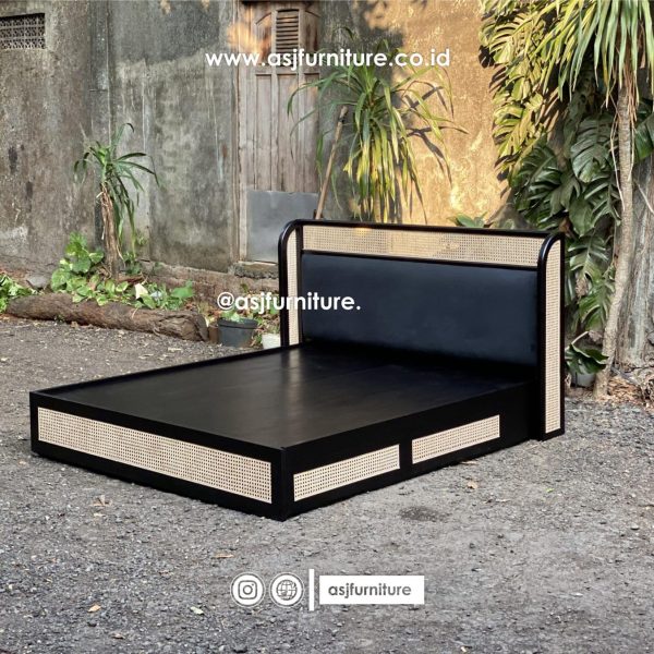 Dipan Tidur Jati Rotan Hitam Laci Modern Minimalis
