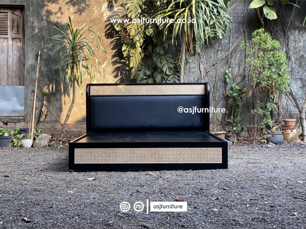 Dipan Tidur Jati Rotan Hitam Laci Modern Minimalis