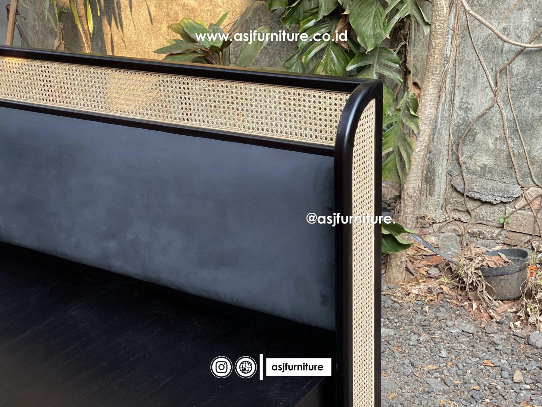 Dipan Tidur Jati Rotan Hitam Laci Modern Minimalis Dipan Tidur Jati Rotan Hitam Laci Modern Minimalis