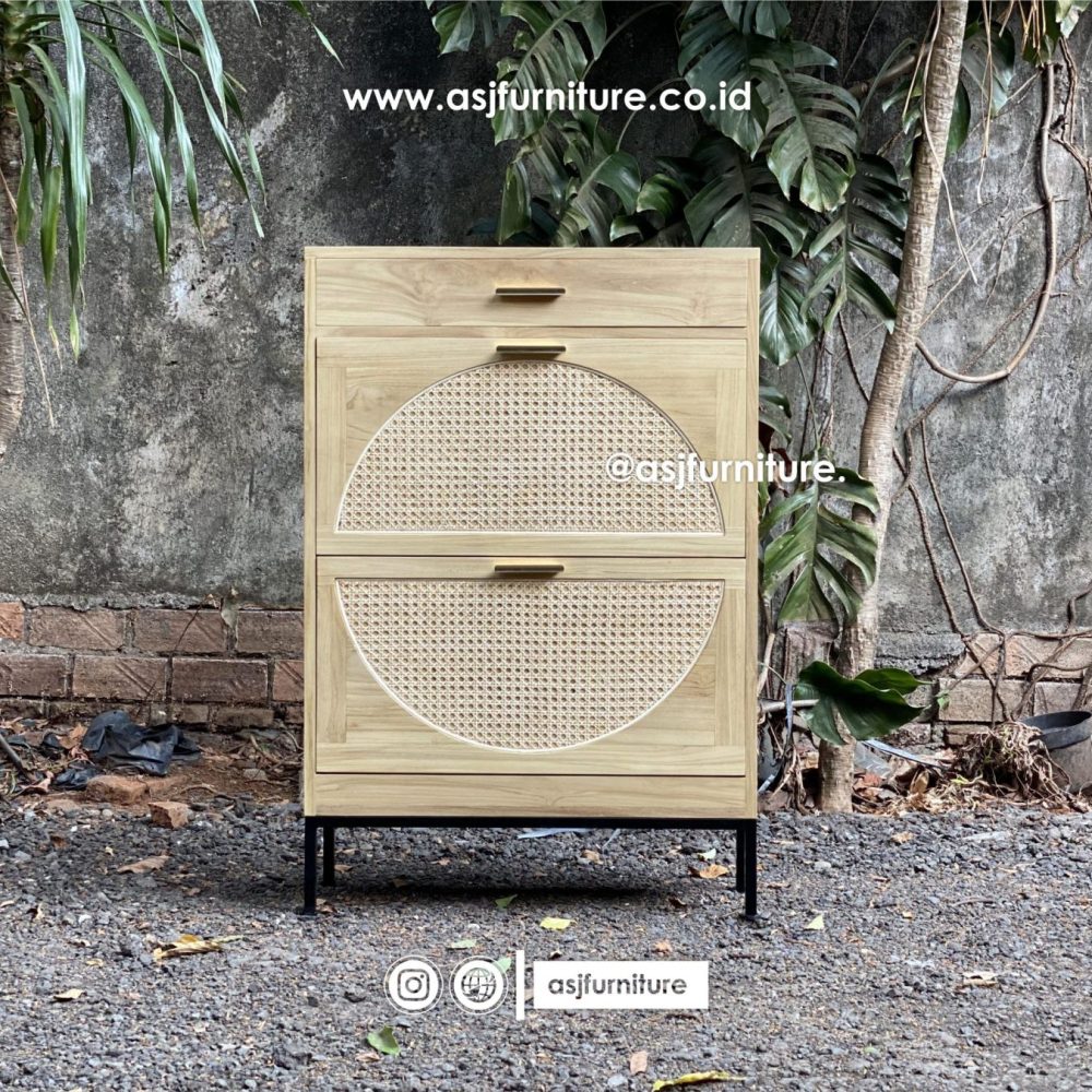 Tempat Rak Sepatu Jati Rotan Kaki Besi Hitam Modern