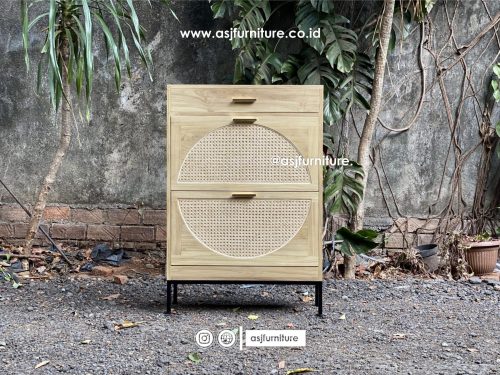 Tempat Rak Sepatu Jati Rotan Kaki Besi Hitam Modern