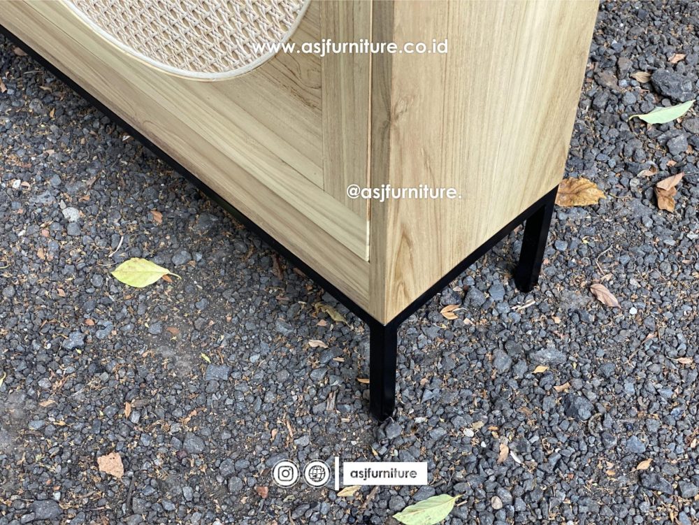 Tempat Rak Sepatu Jati Rotan Kaki Besi Hitam Modern